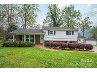 Home For Sale in Bessemer City, North Carolina