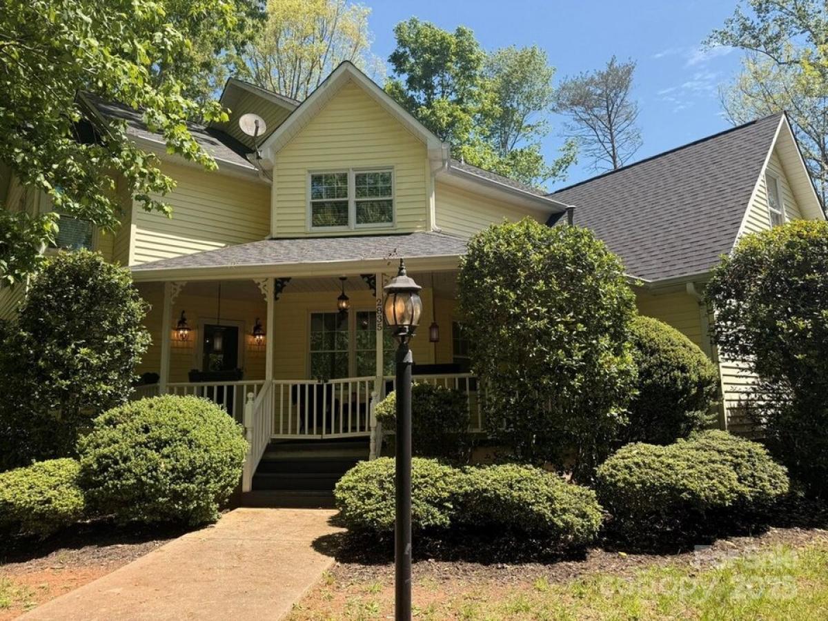 Picture of Home For Sale in Morganton, North Carolina, United States