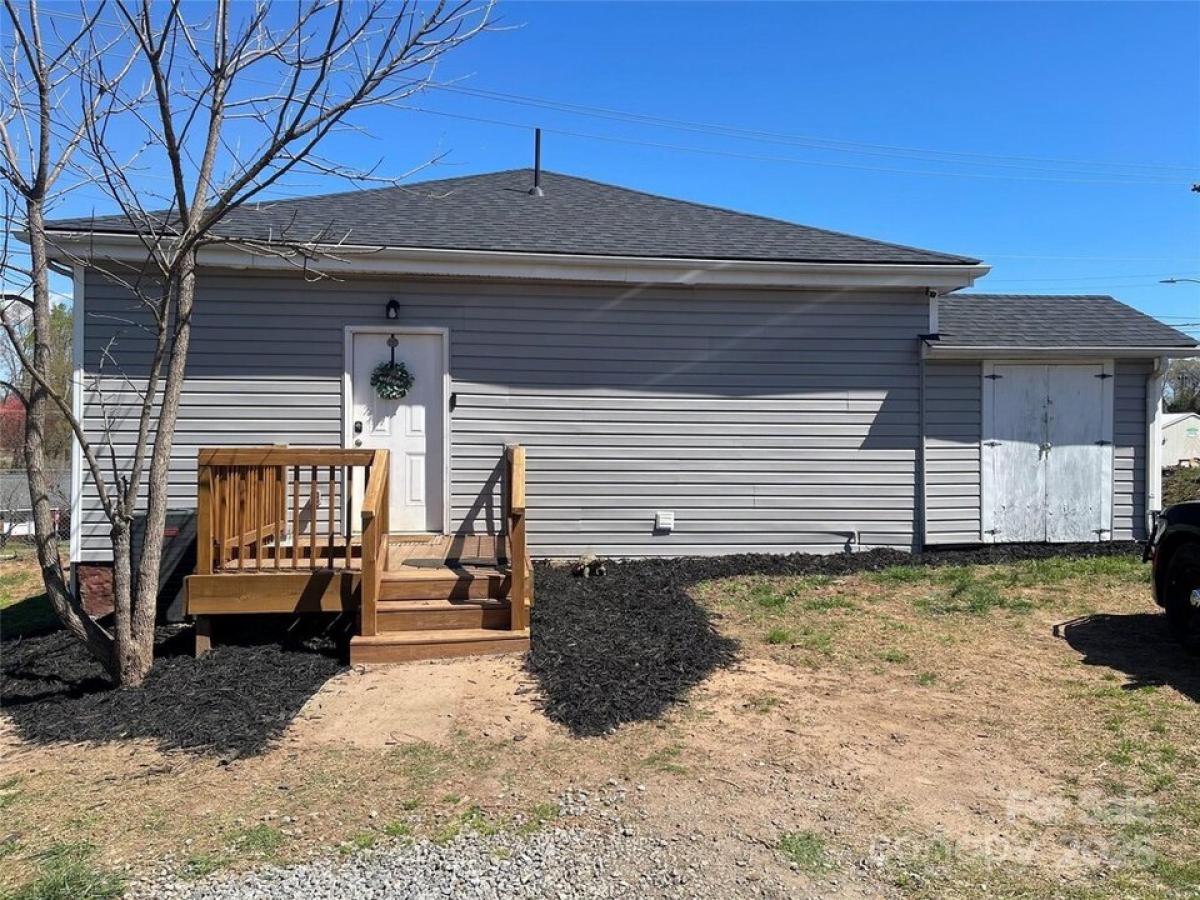 Picture of Home For Sale in Rutherfordton, North Carolina, United States