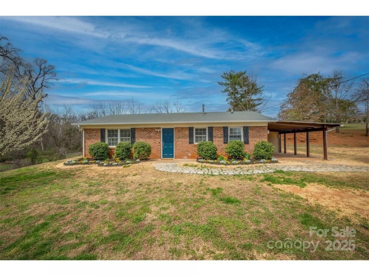 Picture of Home For Sale in Forest City, North Carolina, United States