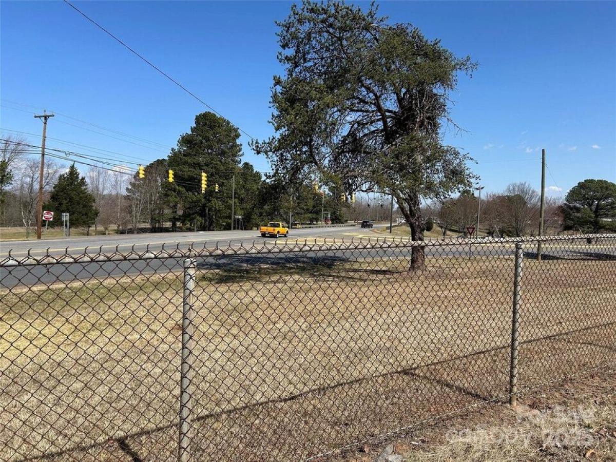 Picture of Residential Land For Sale in Conover, North Carolina, United States