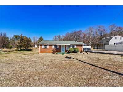 Home For Sale in Conover, North Carolina