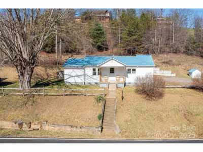 Home For Sale in Burnsville, North Carolina