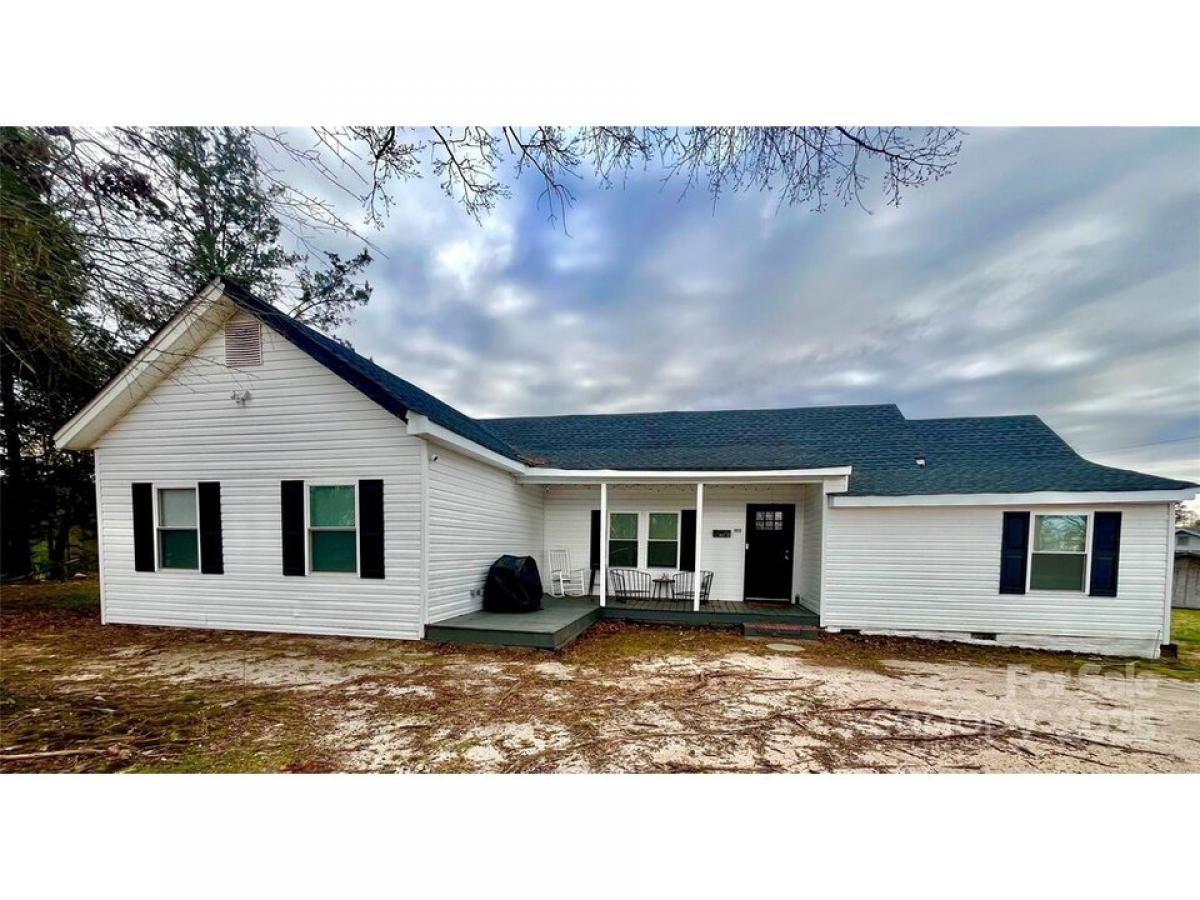 Picture of Home For Sale in Cherryville, North Carolina, United States