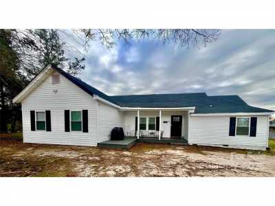 Home For Sale in Cherryville, North Carolina