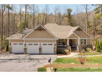 Home For Sale in Flat Rock, North Carolina