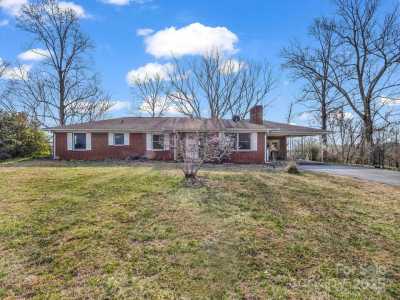 Home For Sale in Mill Spring, North Carolina