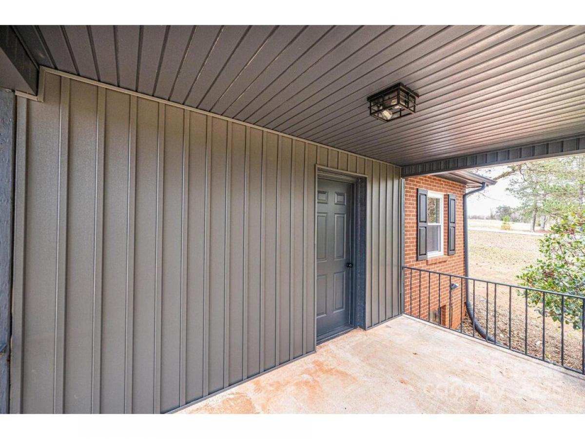 Picture of Home For Sale in Vale, North Carolina, United States