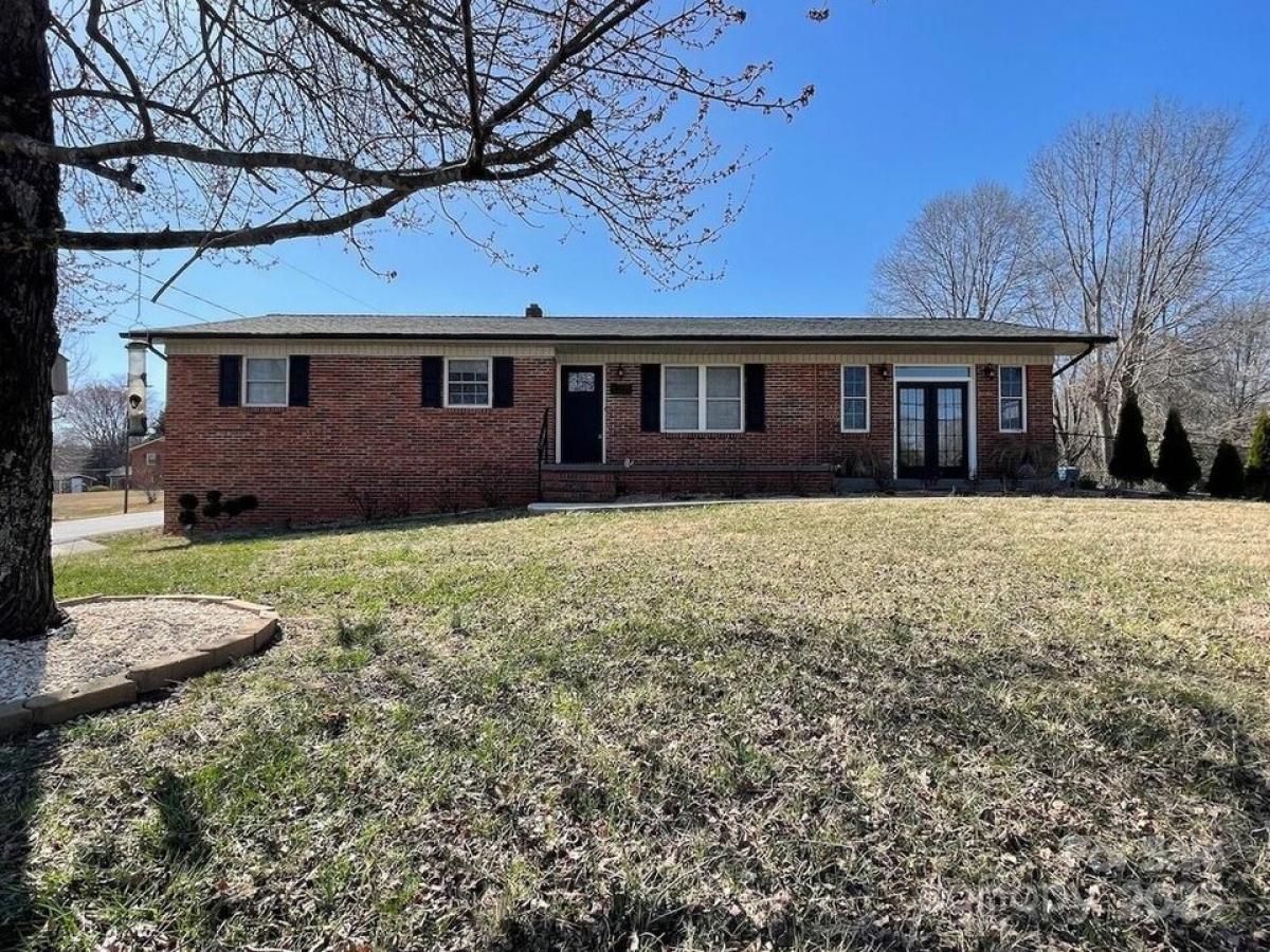 Picture of Home For Sale in Connelly Springs, North Carolina, United States