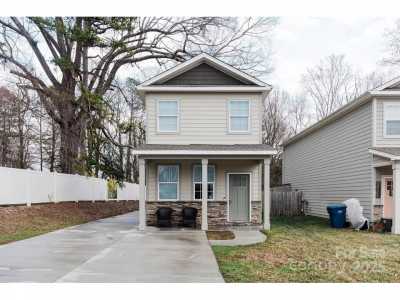 Home For Sale in Hickory, North Carolina
