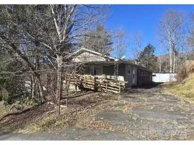 Home For Sale in Spruce Pine, North Carolina
