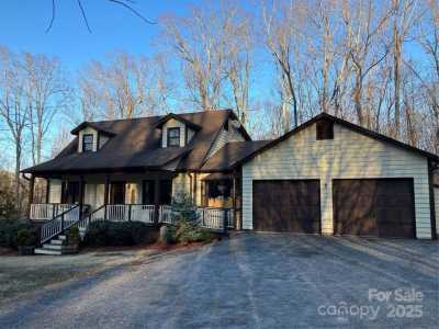 Home For Sale in Hickory, North Carolina