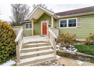 Home For Sale in Brevard, North Carolina