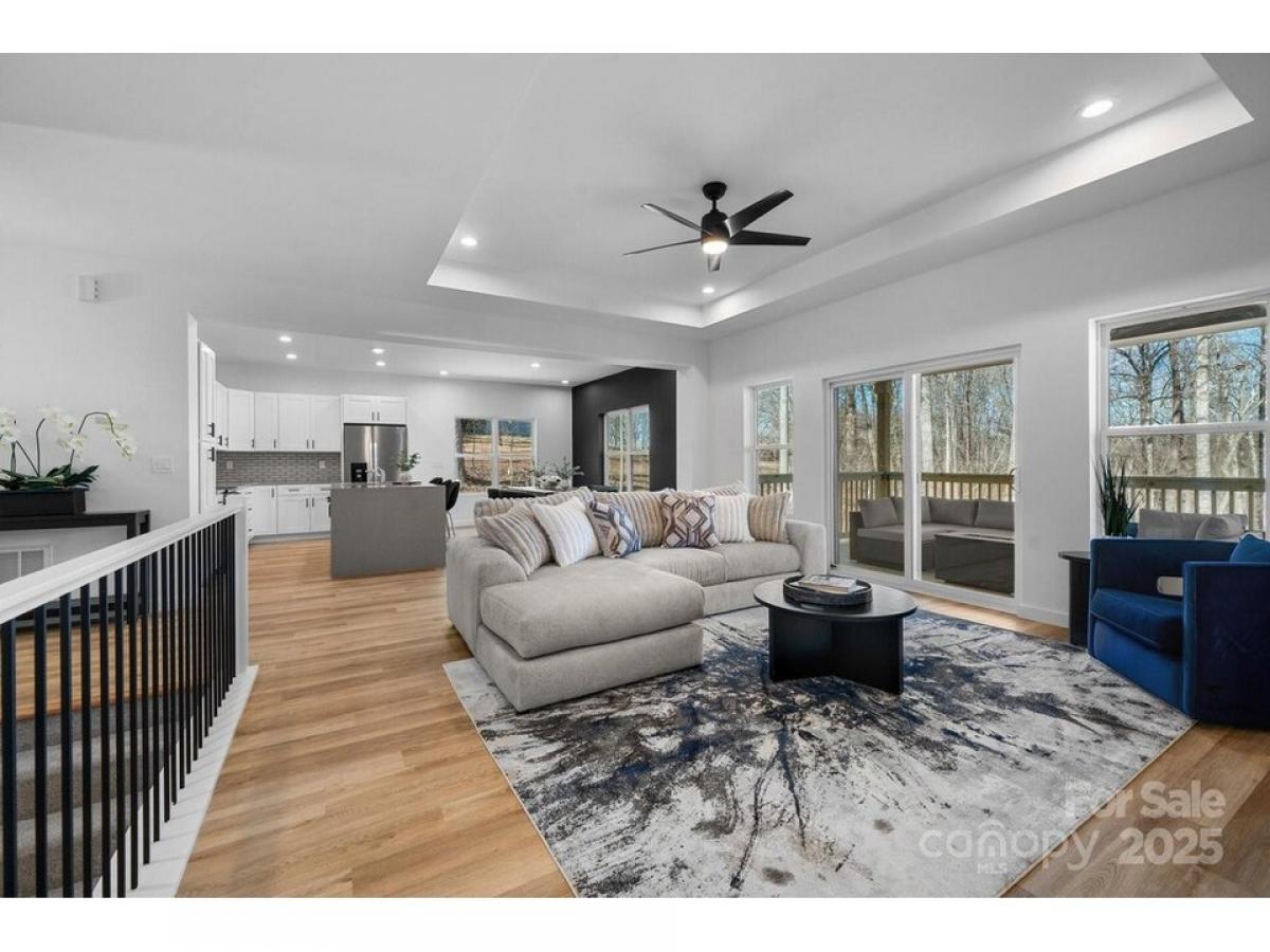 Picture of Home For Sale in Maiden, North Carolina, United States