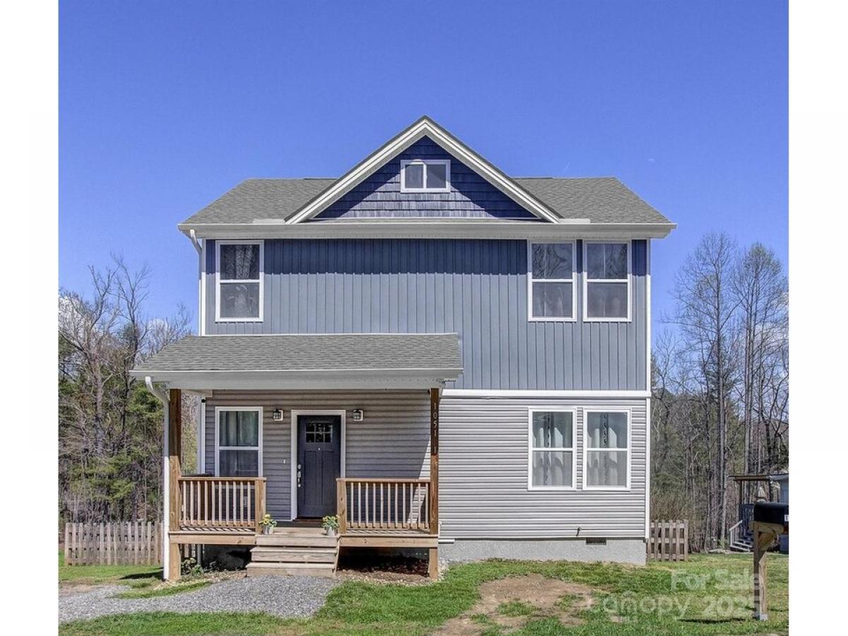 Picture of Home For Sale in Fairview, North Carolina, United States