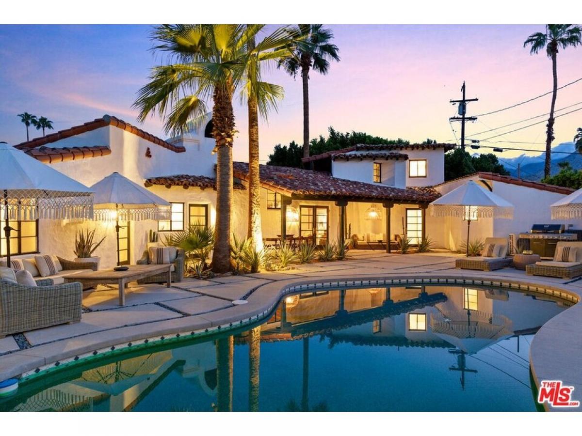 Picture of Home For Sale in Palm Springs, California, United States