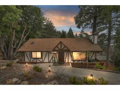 Home For Sale in Running Springs, California