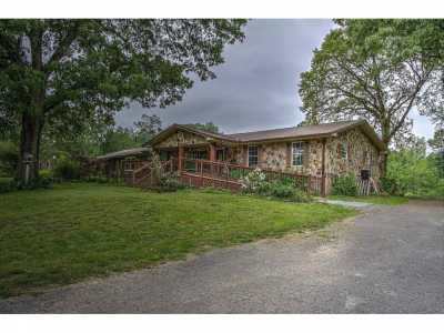 Home For Sale in Trenton, Georgia