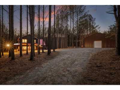 Home For Sale in Signal Mountain, Tennessee