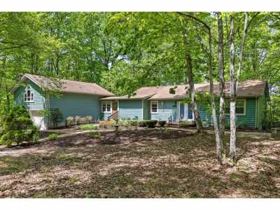 Home For Sale in Signal Mountain, Tennessee