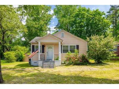 Home For Sale in Red Bank, Tennessee