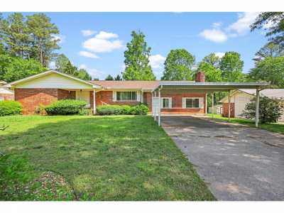 Home For Sale in Rocky Face, Georgia