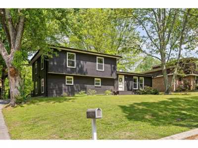 Home For Sale in Signal Mountain, Tennessee