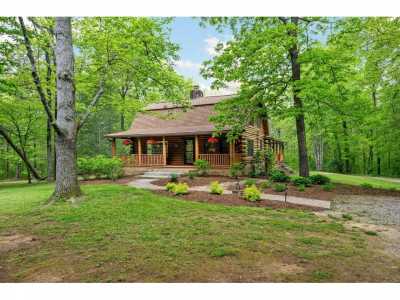 Home For Sale in Signal Mountain, Tennessee