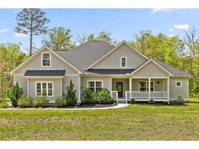 Home For Sale in Signal Mountain, Tennessee