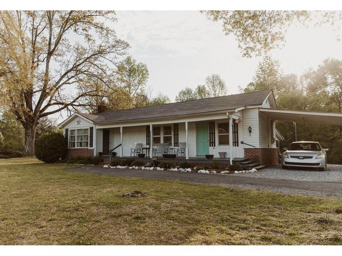 Picture of Home For Sale in Lafayette, Georgia, United States