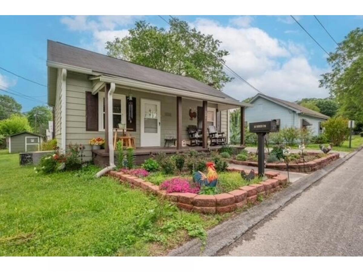 Picture of Home For Sale in Trion, Georgia, United States