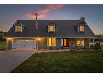 Home For Sale in Dayton, Tennessee