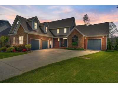 Home For Sale in Apison, Tennessee