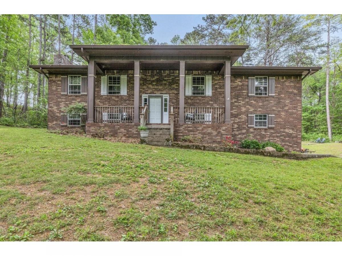 Picture of Home For Sale in Chickamauga, Georgia, United States