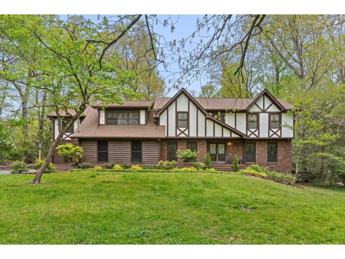 Picture of Home For Sale in Signal Mountain, Tennessee, United States