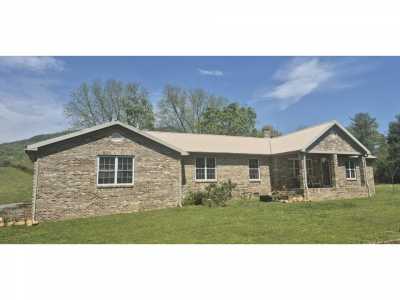 Home For Sale in Sequatchie, Tennessee