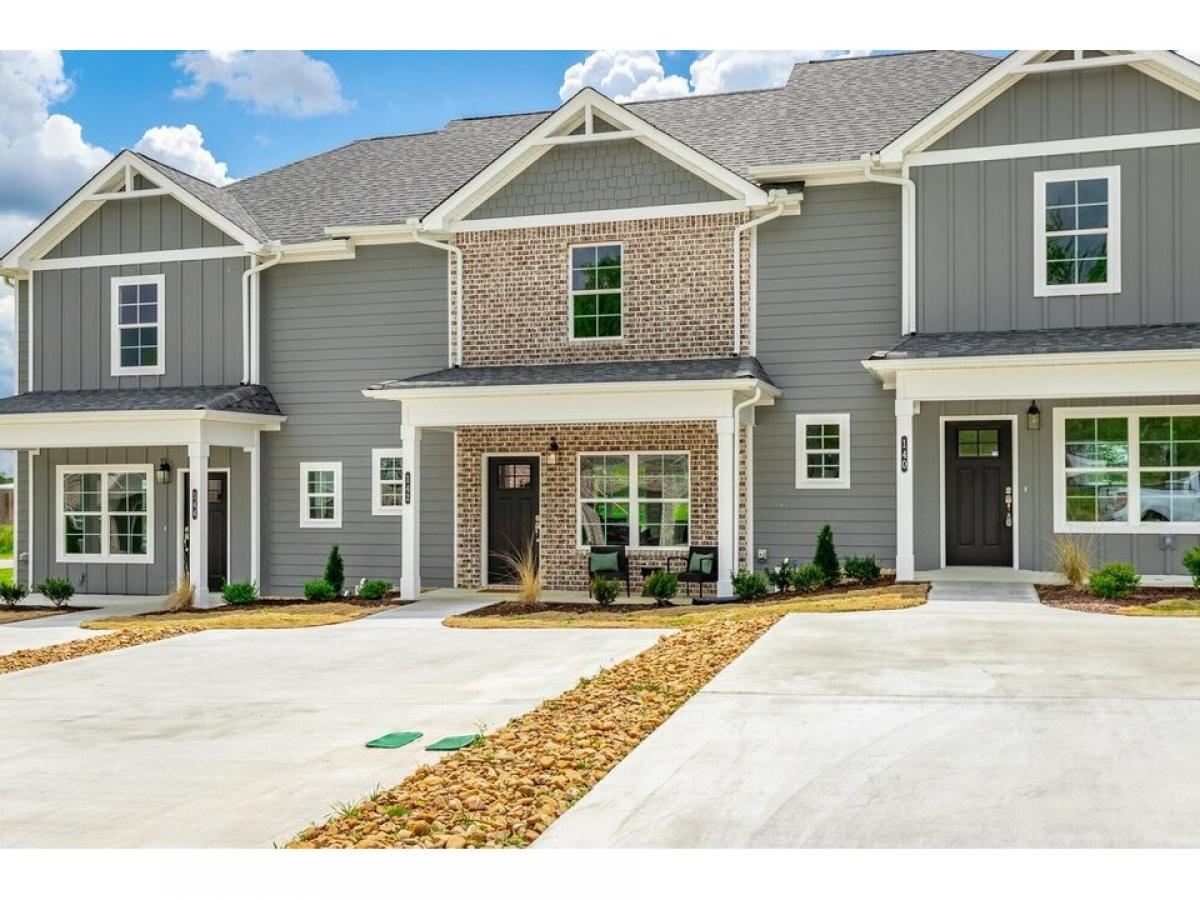 Picture of Home For Sale in Dalton, Georgia, United States