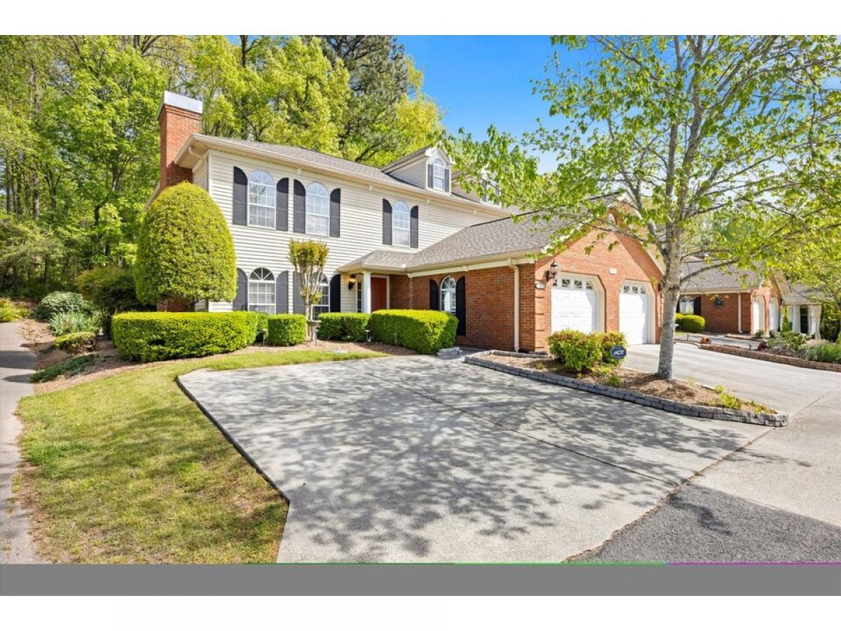 Picture of Home For Sale in Dalton, Georgia, United States