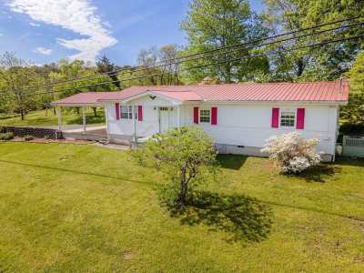 Home For Sale in Chickamauga, Georgia