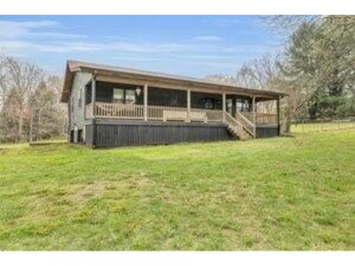 Picture of Home For Sale in Graysville, Tennessee, United States