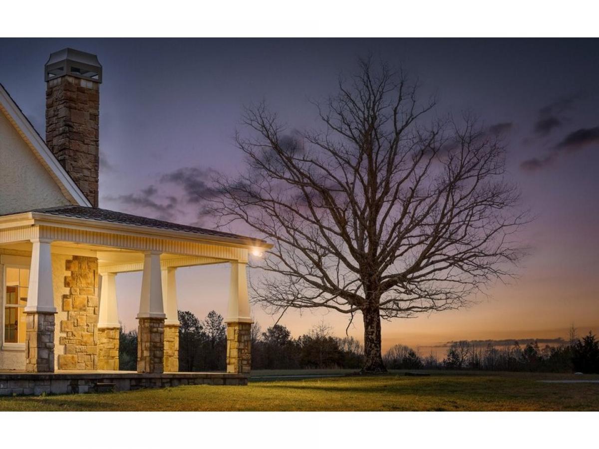 Picture of Home For Sale in Soddy Daisy, Tennessee, United States