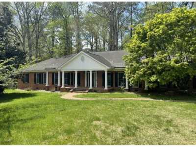 Home For Sale in Lafayette, Georgia