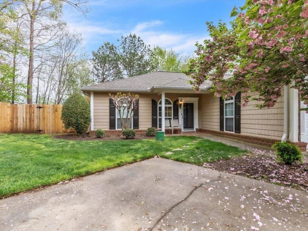 Picture of Home For Sale in Dalton, Georgia, United States