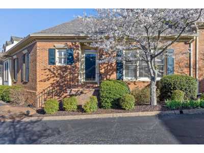 Home For Sale in Signal Mountain, Tennessee