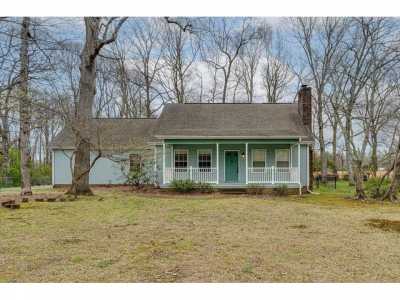 Home For Sale in Signal Mountain, Tennessee