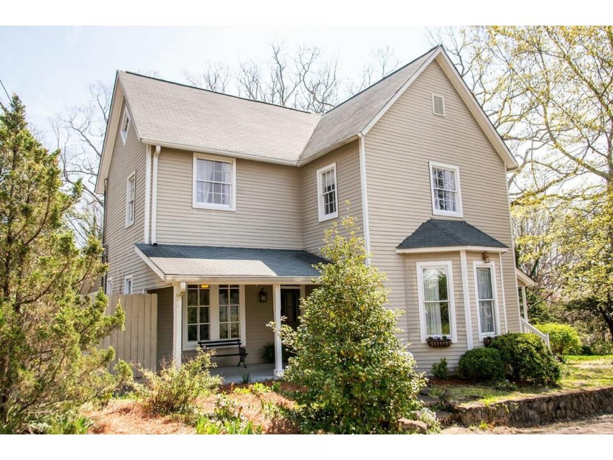 Picture of Home For Sale in Lookout Mountain, Tennessee, United States