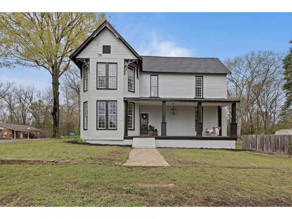 Picture of Home For Sale in Tunnel Hill, Georgia, United States