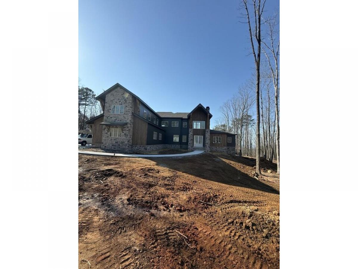 Picture of Home For Sale in Signal Mountain, Tennessee, United States