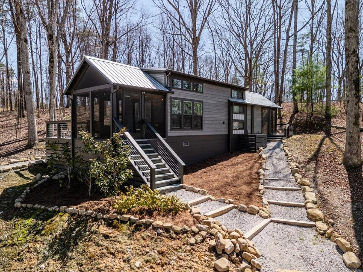 Picture of Home For Sale in Tracy City, Tennessee, United States