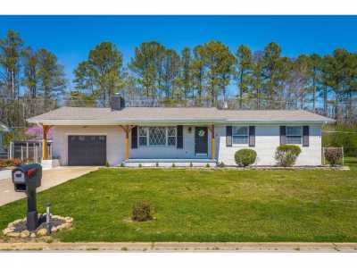 Home For Sale in Rossville, Georgia